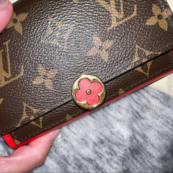 LOUIS VUITTON MONOGRAM FLORE COMPACT WALLET - Picture 5 of 12